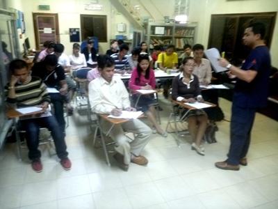 Dr Biswas Agnihotri giving a lecture to the local doctors