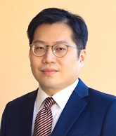 Photo of Dr Bernard Lau