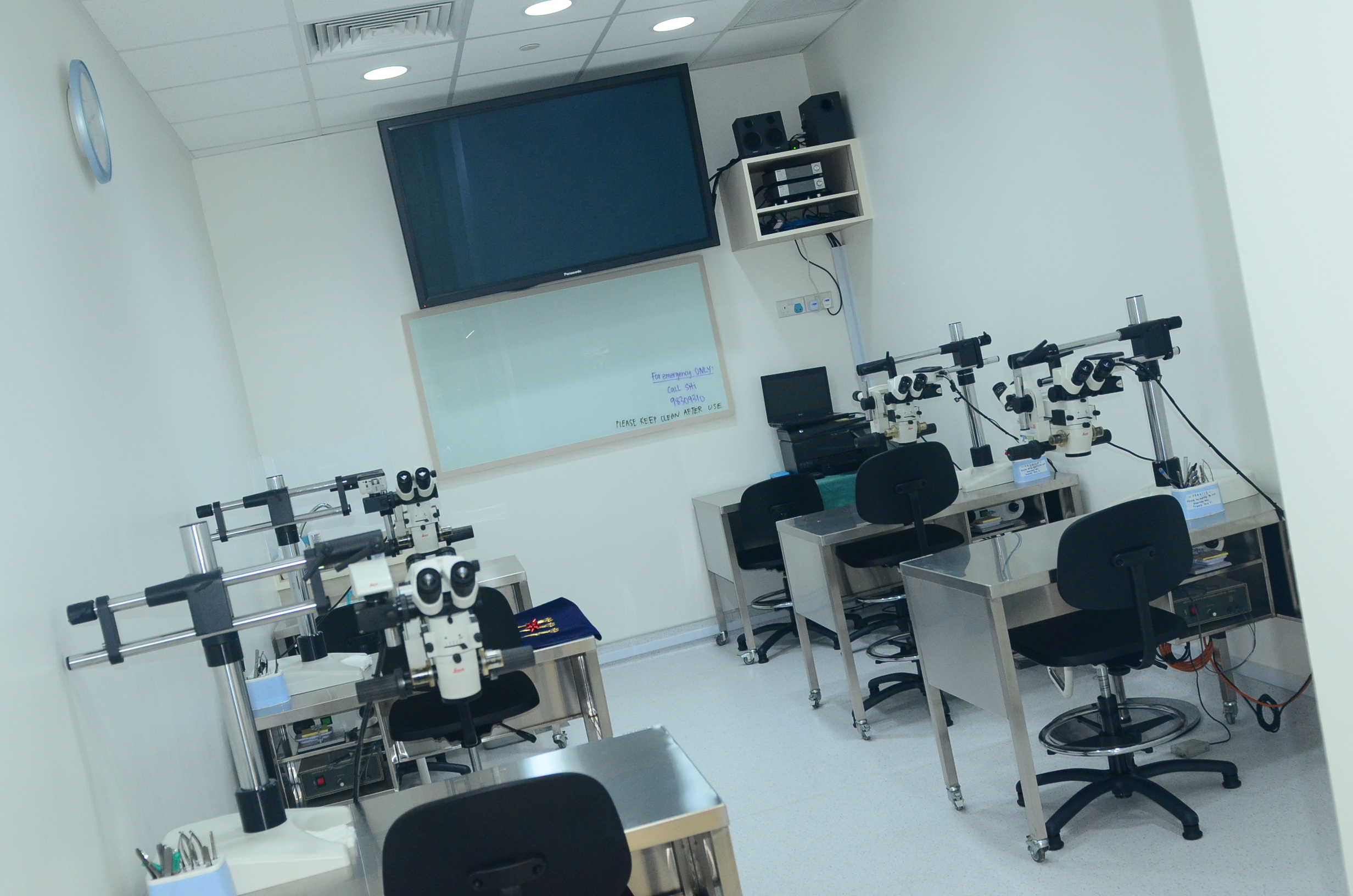 Hand and Reconstructive Micro Surgery Centre (HRM) Micro Lab